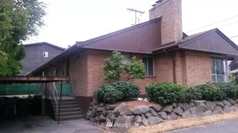 403 N 49th St, Seattle, WA 98103 photo 2