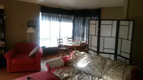 403 N 49th St, Seattle, WA 98103 photo 10