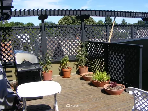 414 48th St, Seattle, WA 98103 photo 2