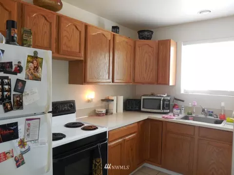935 941 17th Ave, Longview, WA 98632 photo 4