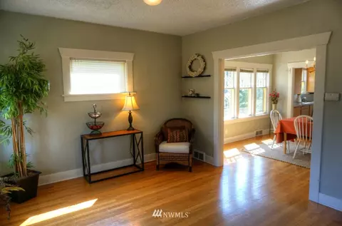 1106 Hoyt Ave, Everett, WA 98201 photo 4