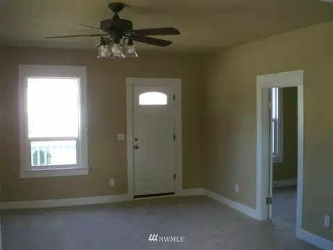 311 4th St, Sultan, WA 98294 photo 6