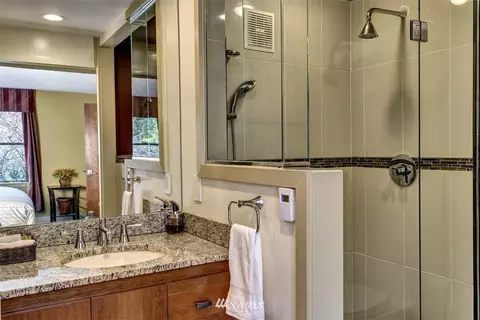 1900 Harvard Ave E, Seattle, WA 98102 photo 15