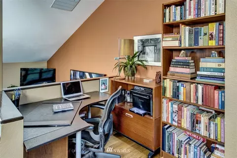 1900 Harvard Ave E, Seattle, WA 98102 photo 13