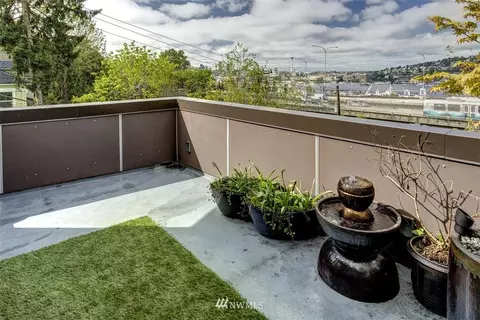 1900 Harvard Ave E, Seattle, WA 98102 photo 12