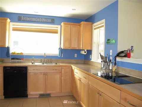 170 Choice Loop, Sequim, WA 98382 photo 2