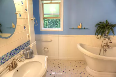 2010 Rockefeller Ave, Everett, WA 98201 photo 11