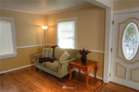 2010 Rockefeller Ave, Everett, WA 98201 photo 3