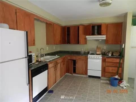 325 76th St SE, Everett, WA 98203 photo 4