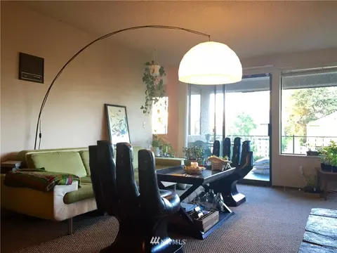 4509 Eastern Ave NE, Seattle, WA 98103 photo 2