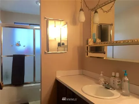 4509 Eastern Ave NE, Seattle, WA 98103 photo 4