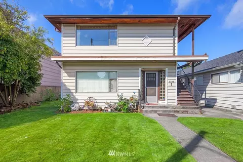 2322 Colby Ave, Everett, WA 98201 photo 2