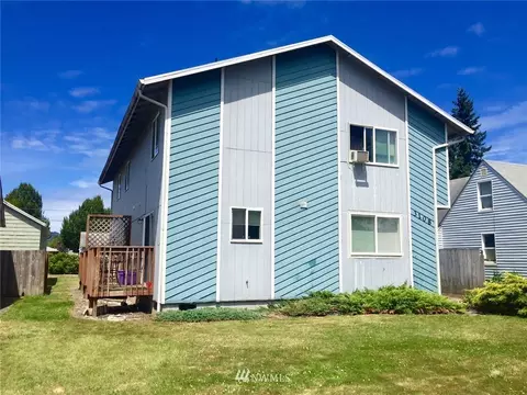 3108 Dover St, Longview, WA 98632 photo 1