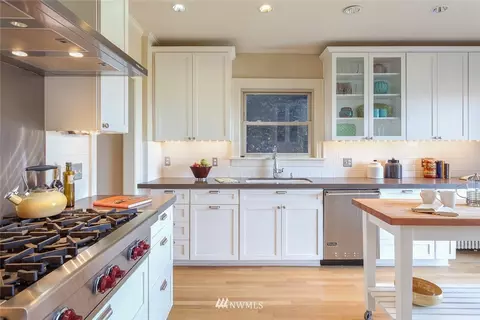 1950 15th Ave E, Seattle, WA 98112 photo 11