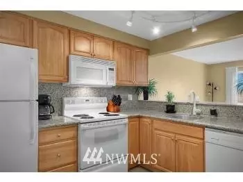 5910 Seahurst Ave, Everett, WA 98203 photo 2