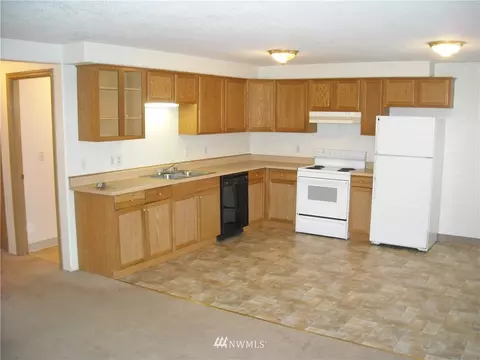 1041 8th Ave, Longview, WA 98632 photo 2