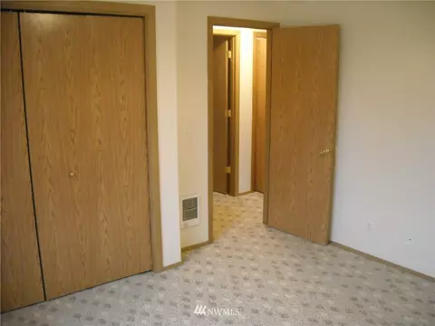 1041 8th Ave, Longview, WA 98632 photo 4