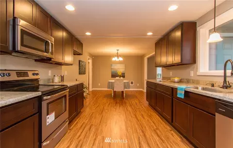 319 Field Rd E, Spanaway, WA 98387 photo 6