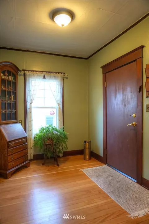 1420 Rucker Ave, Everett, WA 98201 photo 2