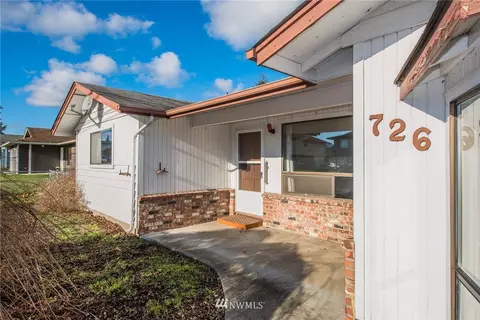 726 E Cedar St, Sequim, WA 98382 photo 3