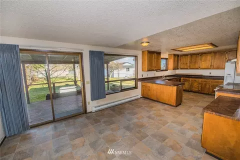 726 E Cedar St, Sequim, WA 98382 photo 6