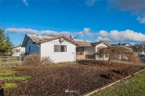 726 E Cedar St, Sequim, WA 98382 photo 2
