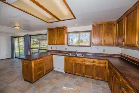 726 E Cedar St, Sequim, WA 98382 photo 8