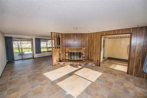 726 E Cedar St, Sequim, WA 98382 photo 4
