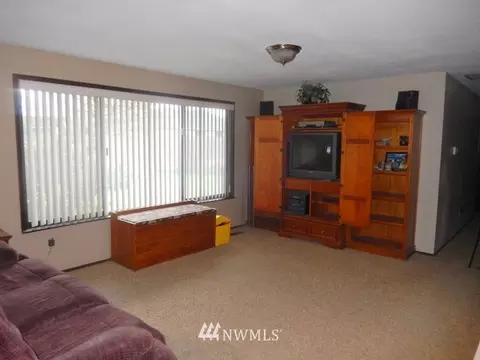105 Erickson Ln SW, Orting, WA 98360 photo 4