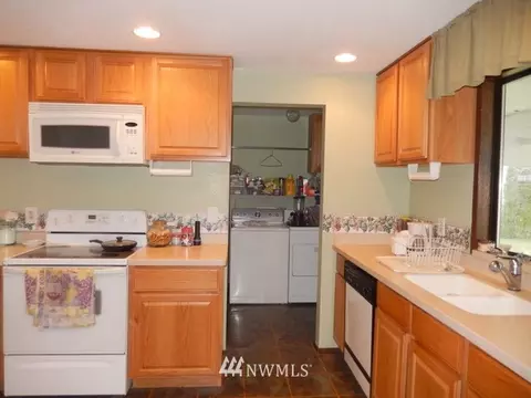 105 Erickson Ln SW, Orting, WA 98360 photo 9