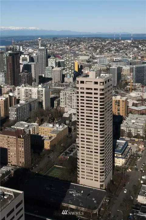 1301 Spring St #14E, Seattle, WA 98104 photo 1