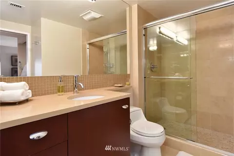 1301 Spring St #14E, Seattle, WA 98104 photo 9