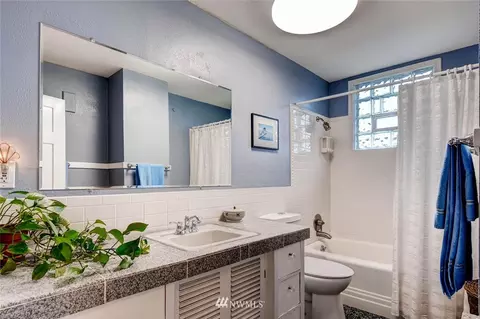 2211 Broadway Ave E, Seattle, WA 98102 photo 14