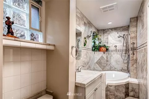 2211 Broadway Ave E, Seattle, WA 98102 photo 20