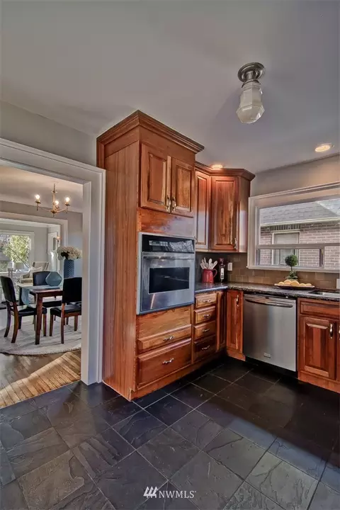 520 23rd Ave E, Seattle, WA 98112 photo 12