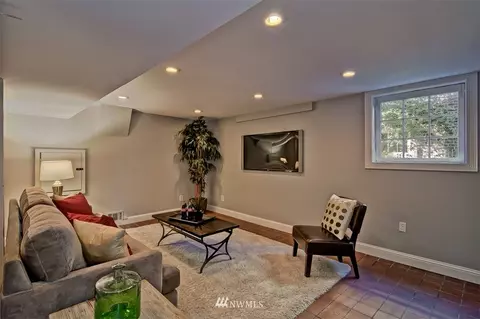 520 23rd Ave E, Seattle, WA 98112 photo 22