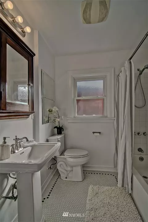 520 23rd Ave E, Seattle, WA 98112 photo 16