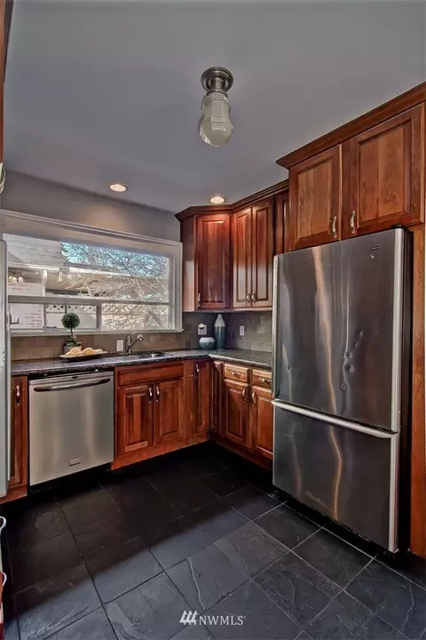 520 23rd Ave E, Seattle, WA 98112 photo 10