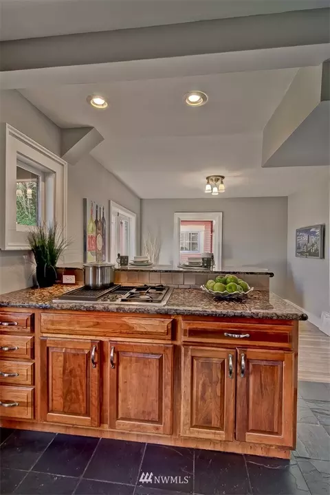 520 23rd Ave E, Seattle, WA 98112 photo 11