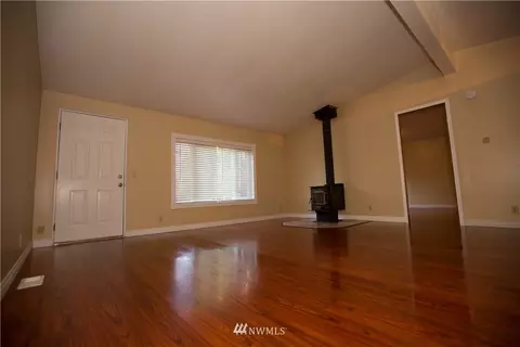 8499 Cimarron Way, Maple Falls, WA 98266 photo 2