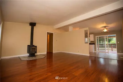 8499 Cimarron Way, Maple Falls, WA 98266 photo 3