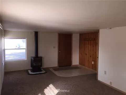 70 N 3rd St, Thorp, WA 98946 photo 3
