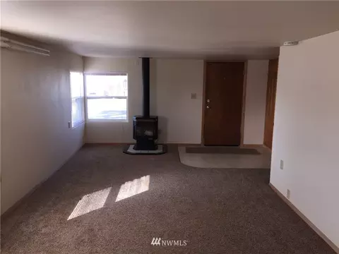 70 N 3rd St, Thorp, WA 98946 photo 4