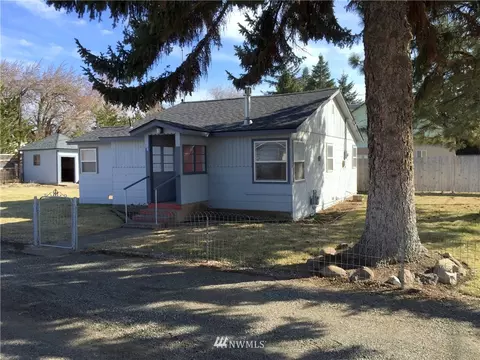 70 N 3rd St, Thorp, WA 98946 photo 1