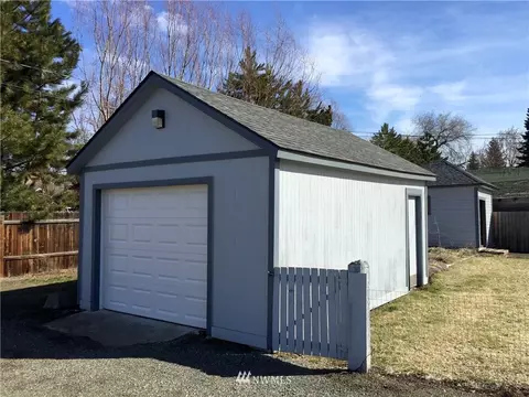 70 N 3rd St, Thorp, WA 98946 photo 14