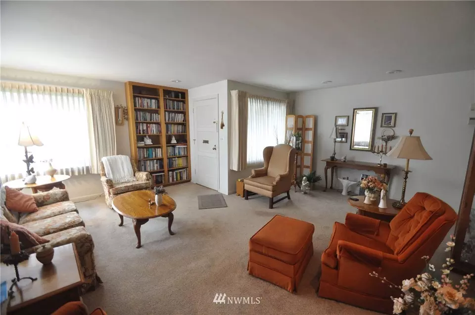  8235 36th Ave NE, Seattle, WA 98115 photo 7