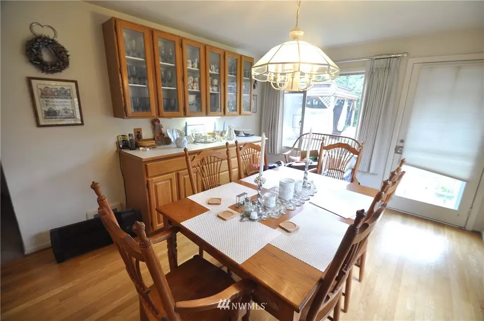  8235 36th Ave NE, Seattle, WA 98115 photo 5