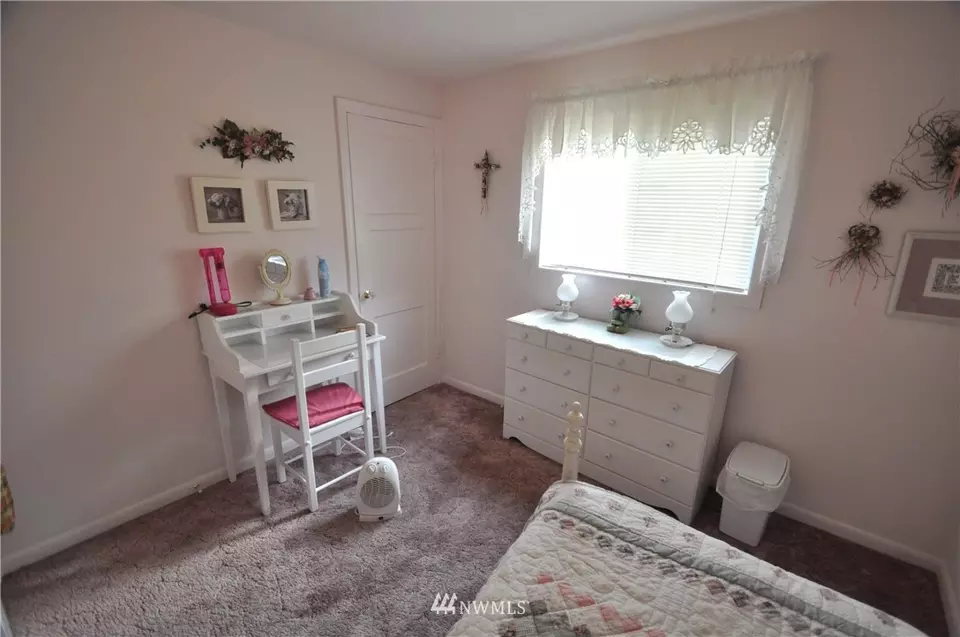  8235 36th Ave NE, Seattle, WA 98115 photo 10