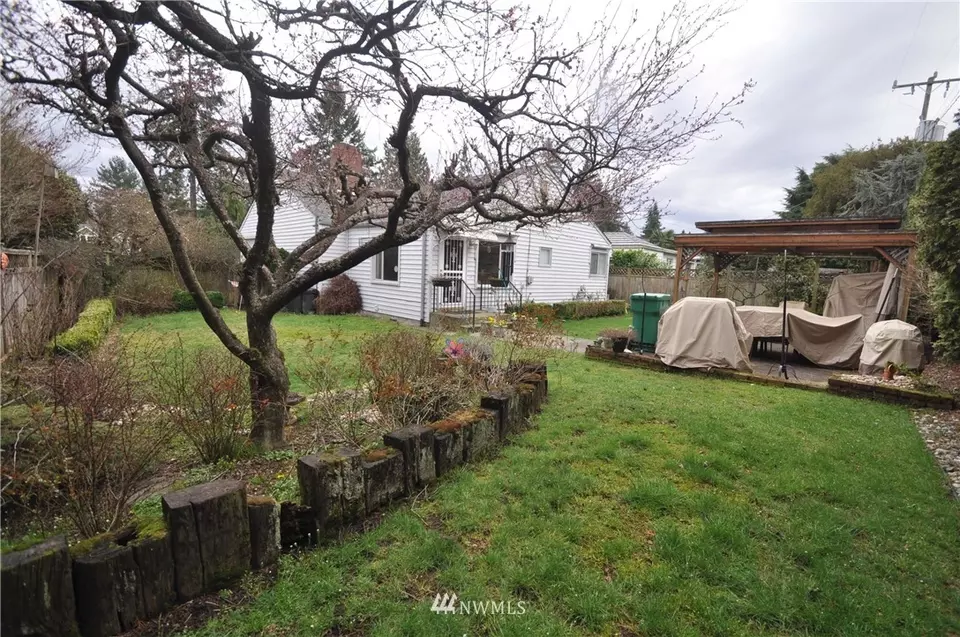  8235 36th Ave NE, Seattle, WA 98115 photo 21