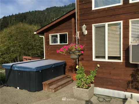 647 Silverbrook Rd, Randle, WA 98377 photo 10